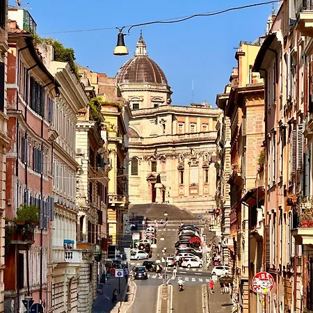 Domus Lucianae Family & Group Comfort, Few Min From Colosseum